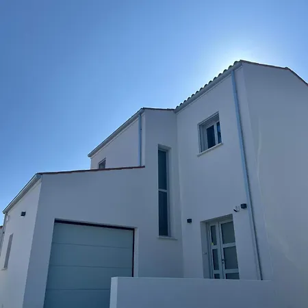 Holiday home Maison Neuve Clim & Bar D'ete Sur Jardin Royan