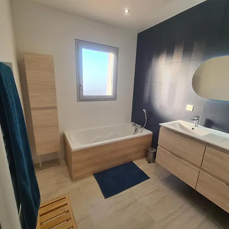 Holiday home Maison Neuve Clim & Bar D'ete Sur Jardin *